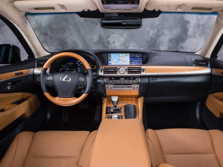 Фото Lexus LS 2012-го модельного года