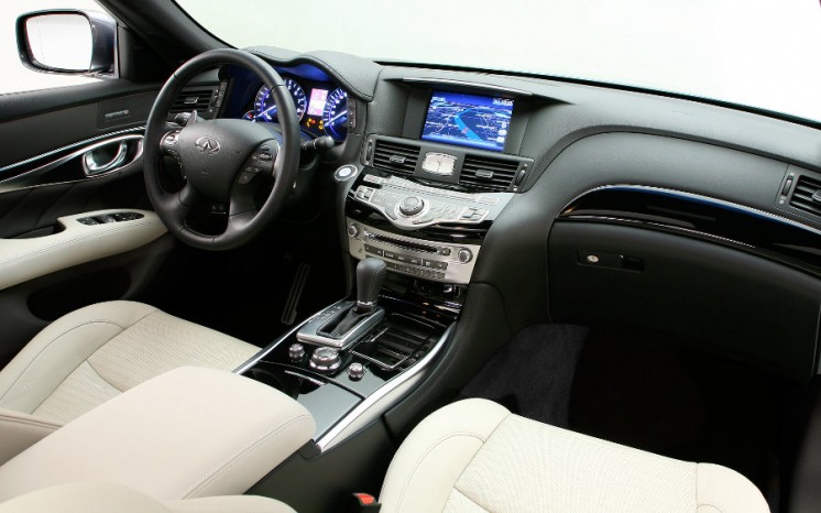 Фото Infiniti M