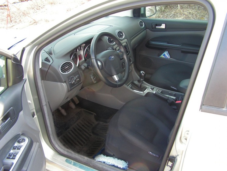 Фото Ford Focus 1,6L 5MT (2009 г. в 40000 км)