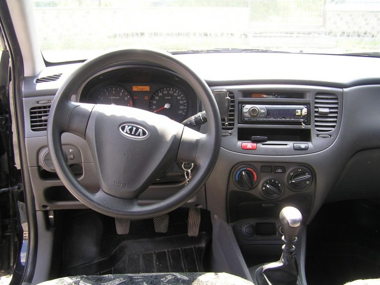 Фото Kia Rio 1.4 5МТ (2010 г.в. 47 000 км)