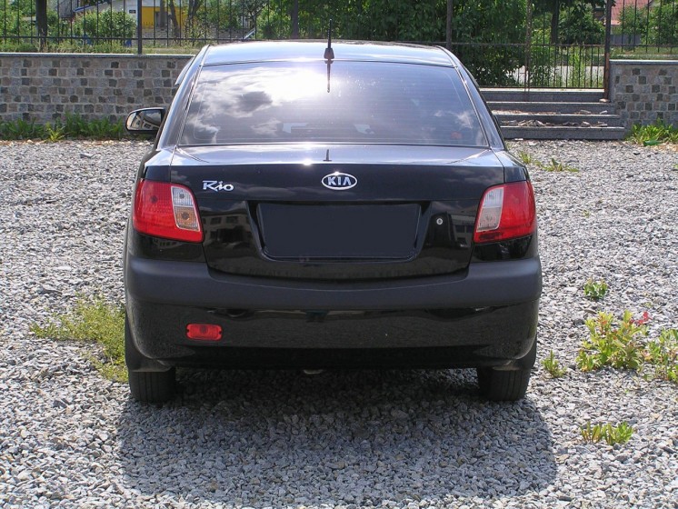 Фото Kia Rio 1.4 5МТ (2010 г.в. 47 000 км)