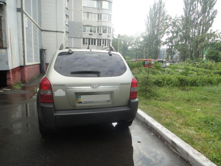 Фото Hyundai Tucson 4WD 2.0L 5 MT (2008 г.в. 60 000 км)