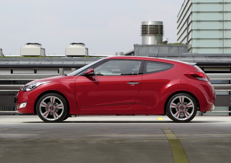 Первые фото Hyundai Veloster