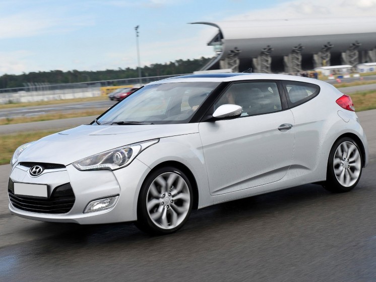 Первые фото Hyundai Veloster