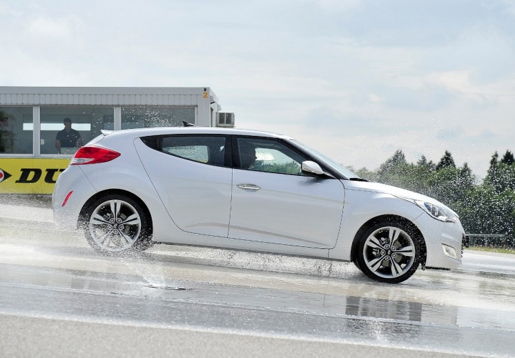 Первые фото Hyundai Veloster