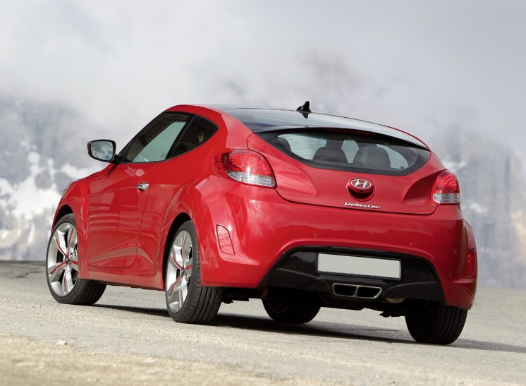 Первые фото Hyundai Veloster