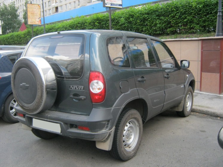 Фото Нива Шевроле 1.7L МКПП5 (2009 г.в. 30000 км)