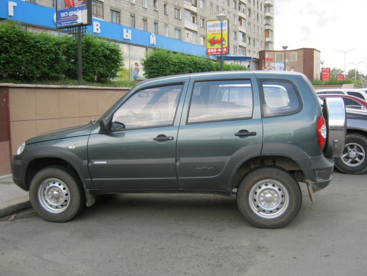 Фото Нива Шевроле 1.7L МКПП5 (2009 г.в. 30000 км)