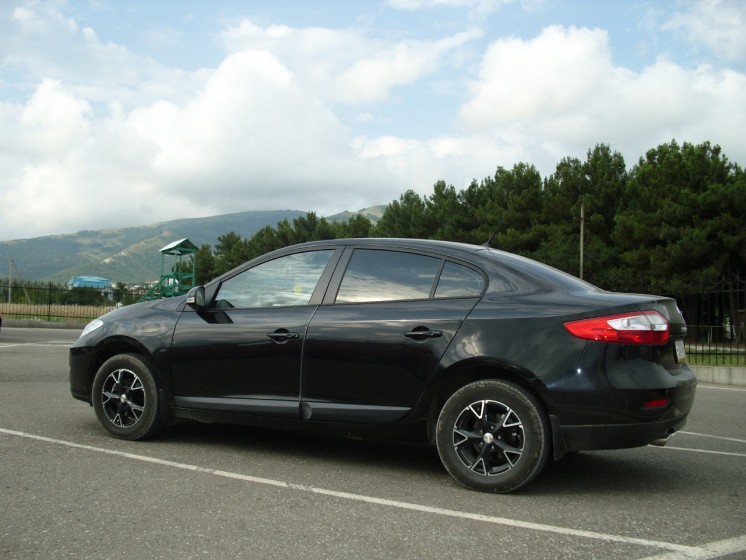 Фото Renault Fluence 1.6i (105Hp) (2011 г.в. 35000 км)