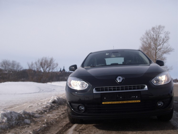 Фото Renault Fluence 1.6i (105Hp) (2011 г.в. 35000 км)