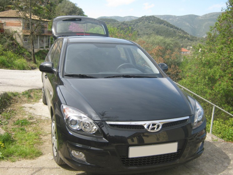 Фото Hyundai i30 1.4л 5-МКПП (2010 г.в. 33000 км)