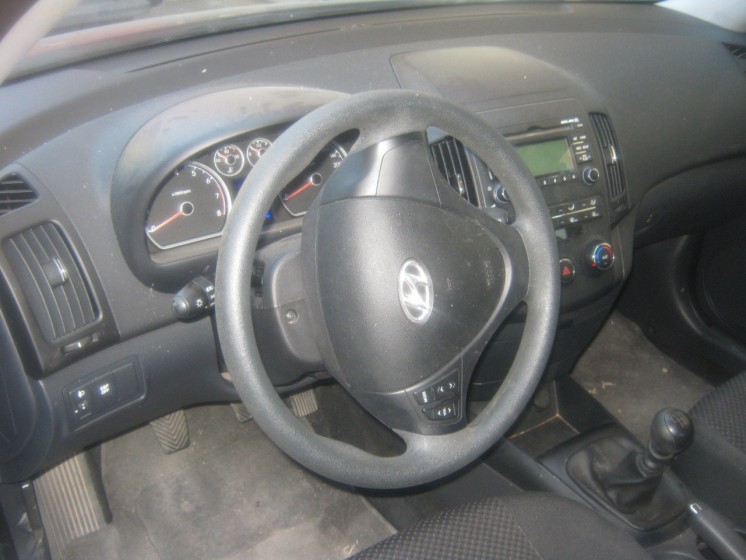 Фото Hyundai i30 1.4л 5-МКПП (2010 г.в. 33000 км)