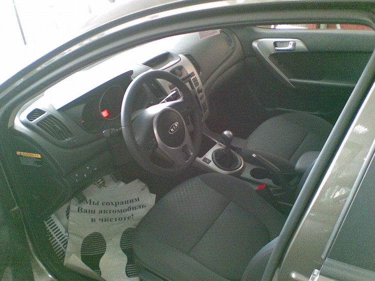 Фото KIA Cerato 1.6l 6 MT 126 л.с. (2012 г.в. 8300 км)