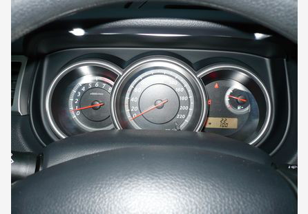 Фото Nissan Tiida 1.8л 6МКПП (2012 г.в. 7000 км)