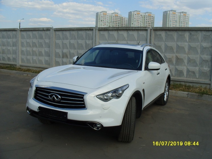 Фото Infiniti FX 37 3.7л АКПП (2012 г.в. 3000 км)