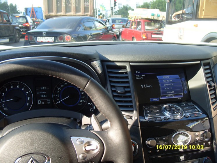 Фото Infiniti FX 37 3.7л АКПП (2012 г.в. 3000 км)