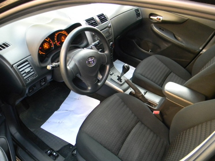 Фото Toyota Corolla 1.6л АКПП (2012 г.в. 10000 км)