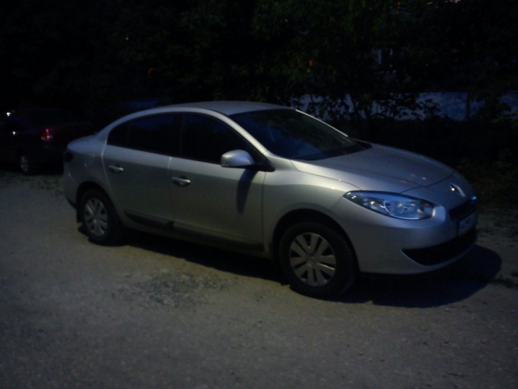 Фото Renault Fluence 1.6L 5MT (2011г. в. 17 000 км)