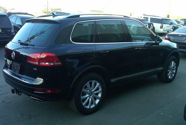 Фото Volkswagen Touareg 3.0L 8AT (2011г. 35000 км)