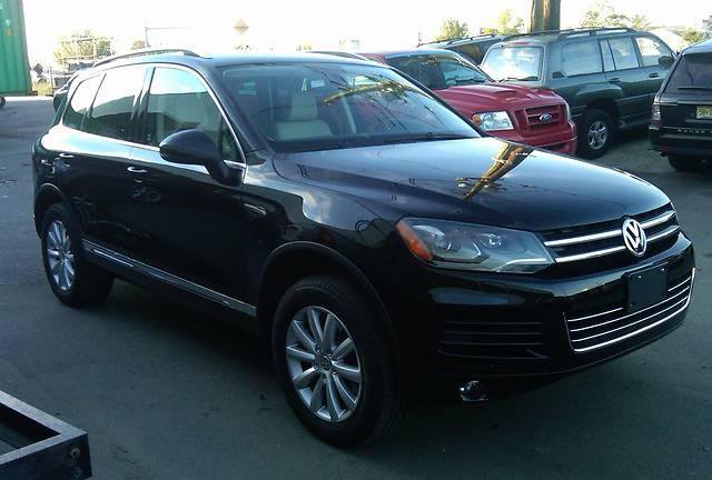 Фото Volkswagen Touareg 3.0L 8AT (2011г. 35000 км)