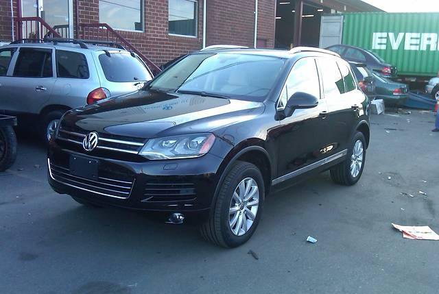 Фото Volkswagen Touareg 3.0L 8AT (2011г. 35000 км)