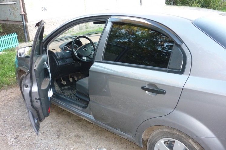 Фото Chevrolet Aveo 1.2L 5MT (2011 г.в. 32000 км)