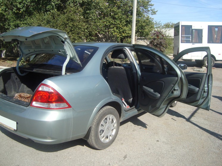 Фото Nissan Almera Classic 1.6 16V 5МТ (2007 г.в. 100000 км)