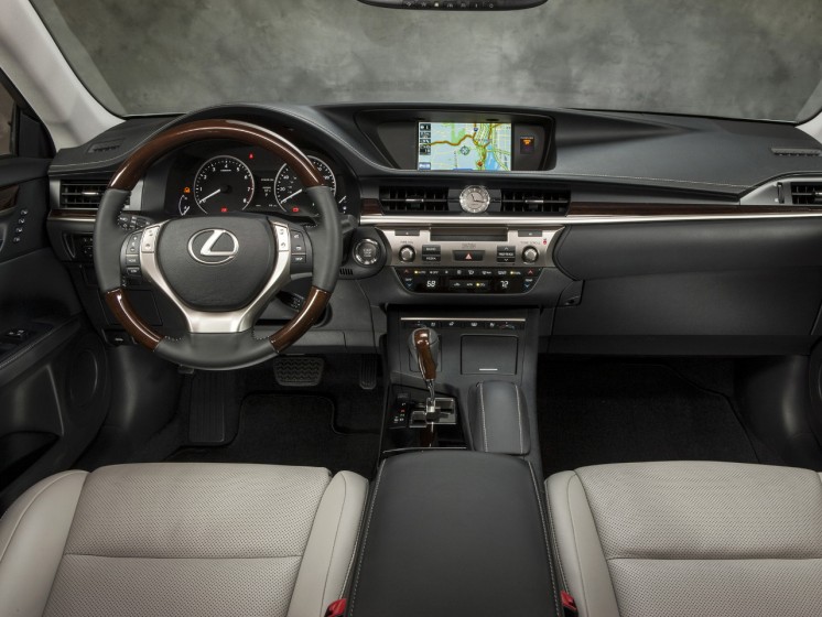 Фото Lexus ES 2012-го модельного года