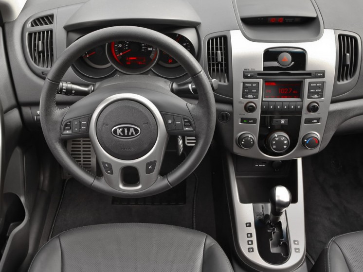 Фото Kia Cerato 2012-го модельного года