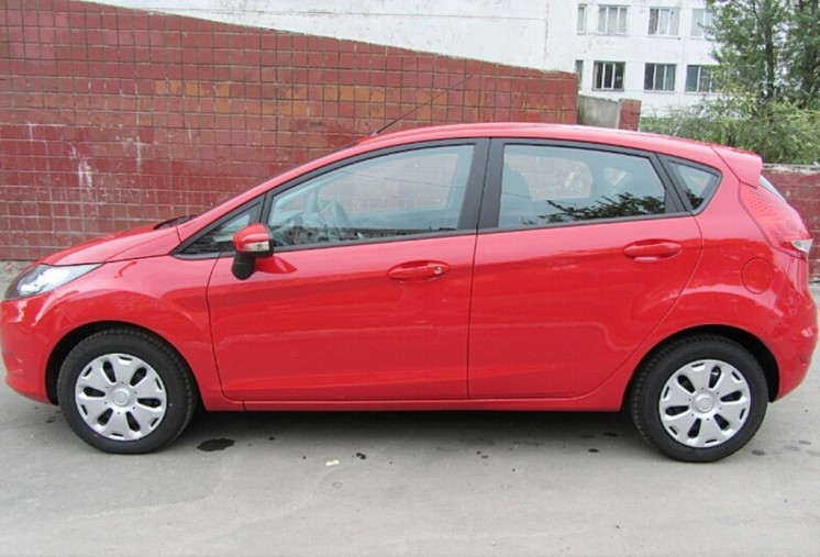 Фото Ford Fiesta автомат (2011 г.в. 14000 км)