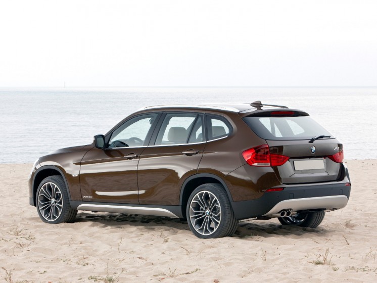 Фото BMW X1 2012-го модельного года