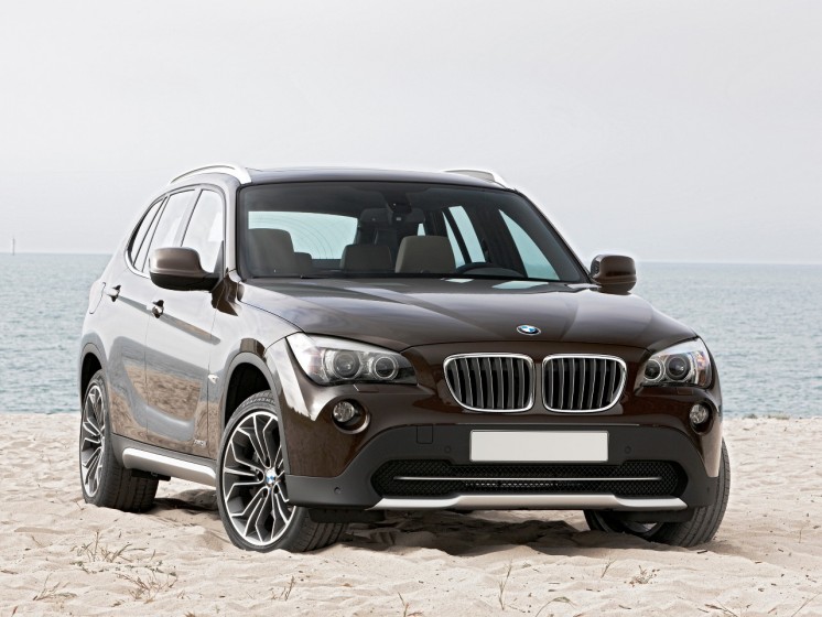 Фото BMW X1 2012-го модельного года