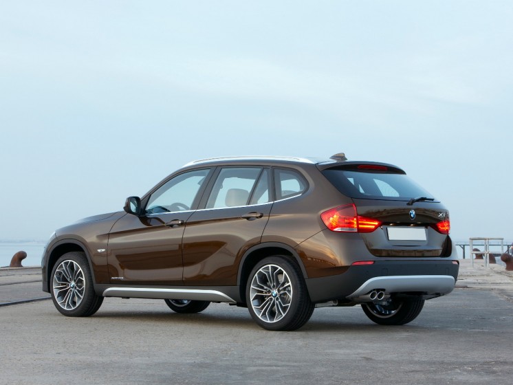 Фото BMW X1 2012-го модельного года