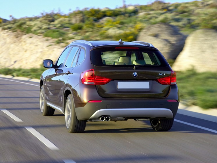 Фото BMW X1 2012-го модельного года