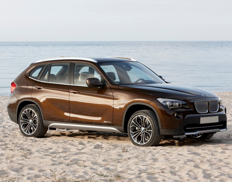 Фото BMW X1 2012-го модельного года