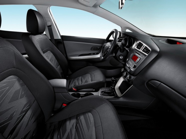 Фото Kia Cee'd SW 2013-го модельного года