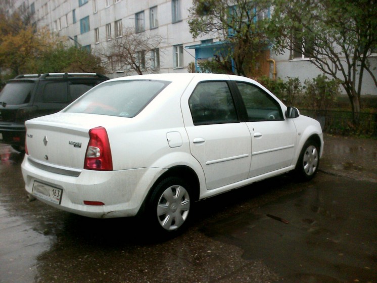 Фото Renault Logan (белый) (2012г.в. 10000 км)