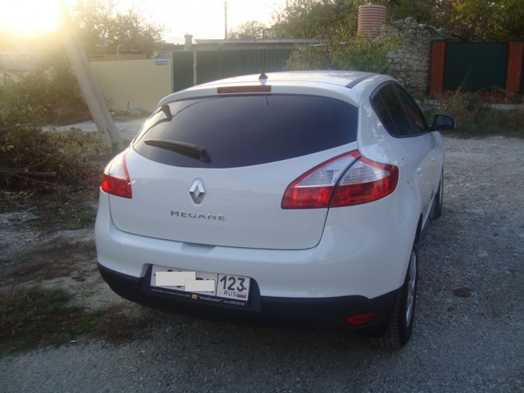 Фото Renault Megan 1.6л МКПП5 (2011 г.в. 22000 км)