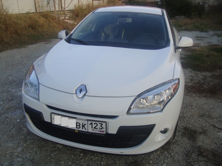 Фото Renault Megan 1.6л МКПП5 (2011 г.в. 22000 км)