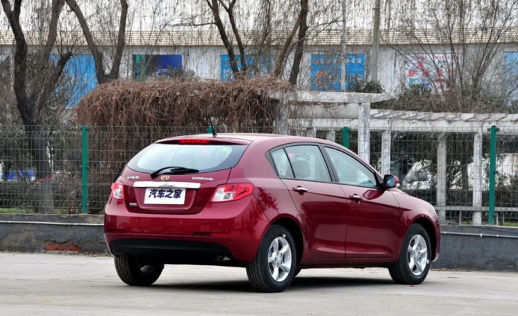 Фото Geely Emgrand ЕС 7 RV хэтчбек 2013-го модельного года