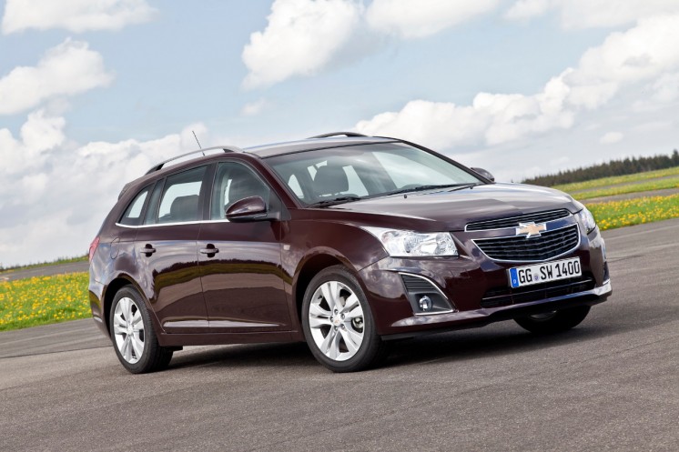 Фото Chevrolet Cruse SW 2013-го модельного года