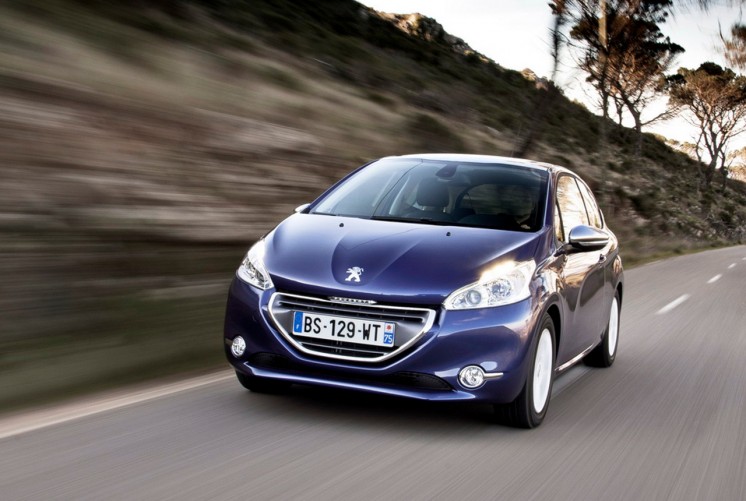 Фото обзора - тест-драйва Peugeot 208 2013-го года