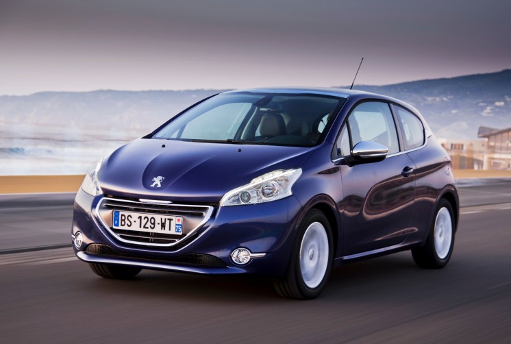 Фото обзора - тест-драйва Peugeot 208 2013-го года