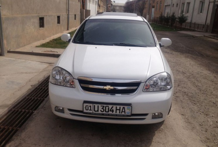 Фото Chevrolet Lacetti 1.8л (122 л.с.) АКПП (2012 г.в., 30000 км) 