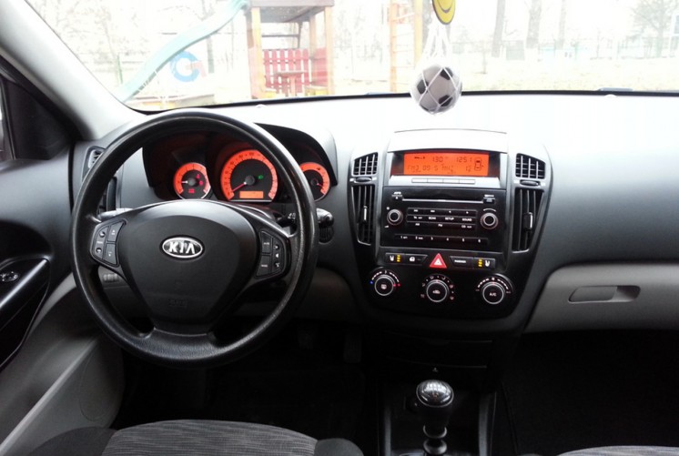 Фото Kia Ceed 1,4л МКПП5 (2009 г.в., 39000 км)