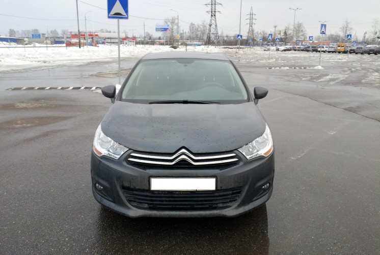 Фото обзора - тест-драйва Citroen C4 2013-го года