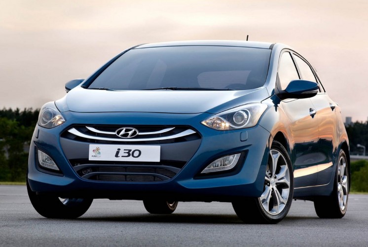 Фото трехдверного хэтчбека Hyundai i30 2013-го года