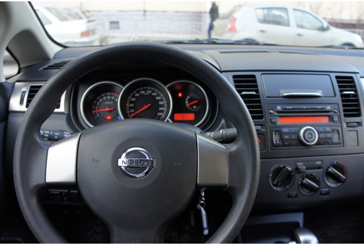 Фото отзыв о Nissan Tiida 1.6л автомат, седан (2011 г.в., 16000 км)