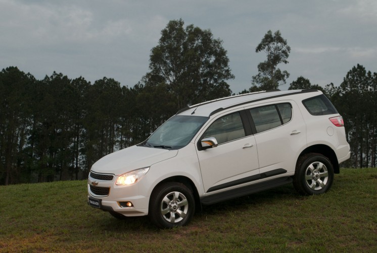 Фото обзор - тест-драйв Chevrolet TrailBlazer 2013-го года