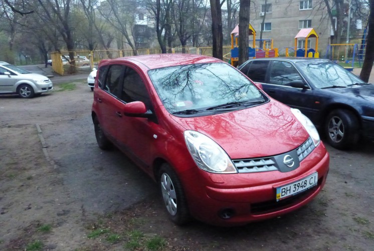 Фото отзыв о Nissan Note 1.4л МКПП (2010 г.в., 51000 км)